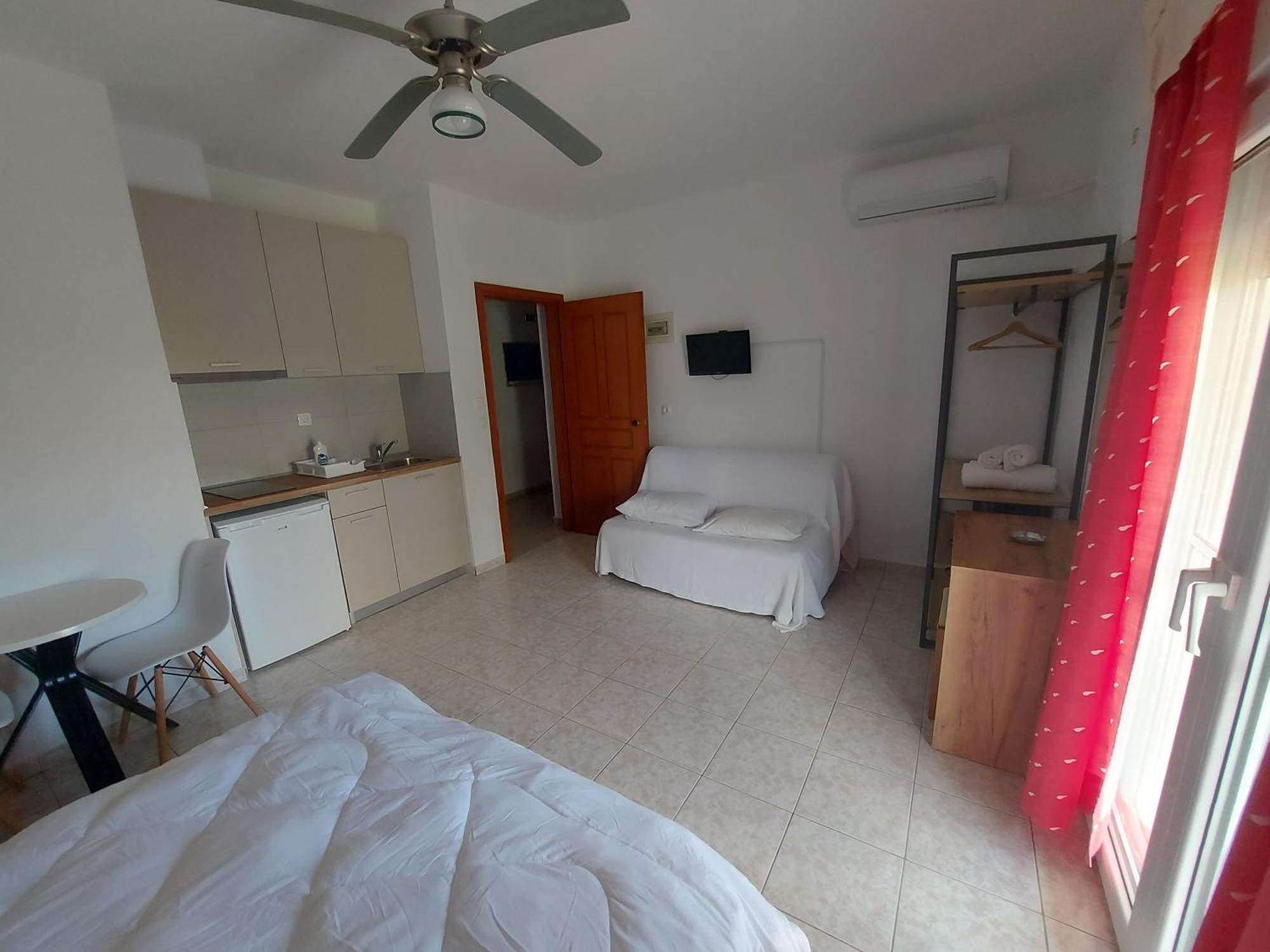 Apocalypsis Studios-Apartments Psakoúdia Eksteriør bilde